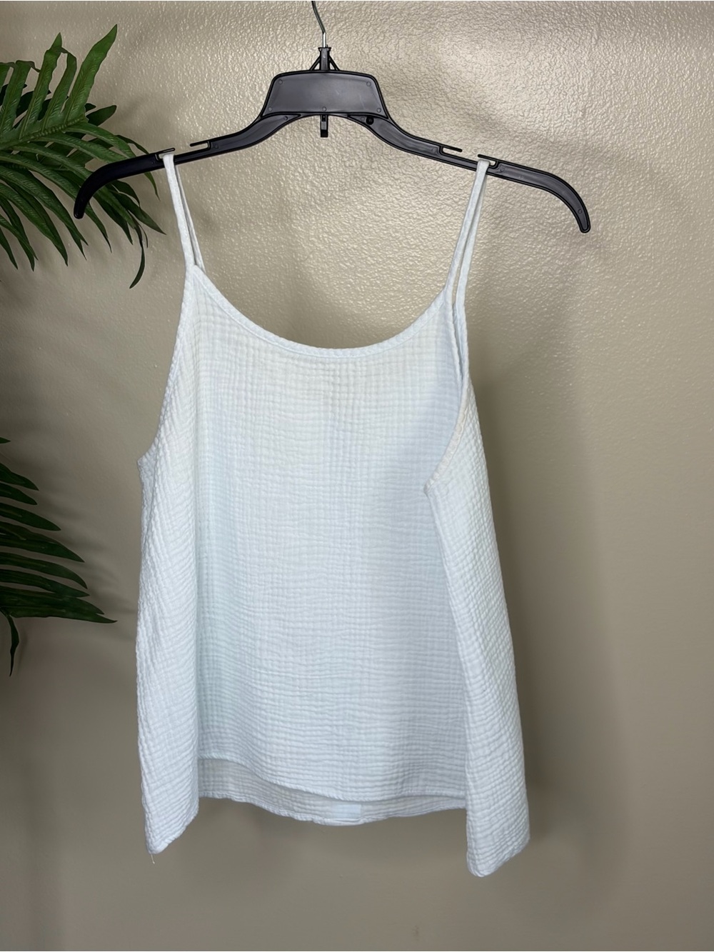 White Textured Tank Top Faux Button Cami Spaghetti Strap Summer Top - Picture 2 of 6